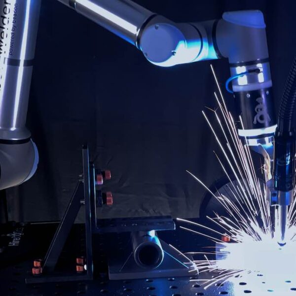 Hirebotics Robotic Welding System - Toolkit Technologies